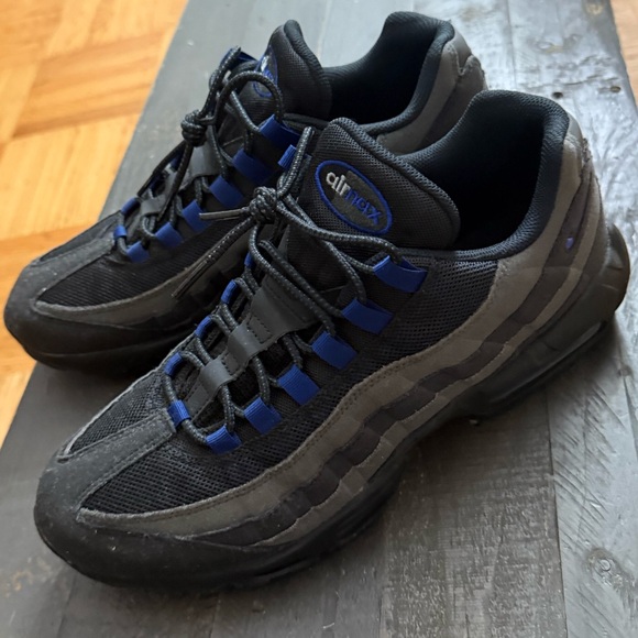 Nike Air Max Men's Black and Blue Sneakers - Picture 1 of 7